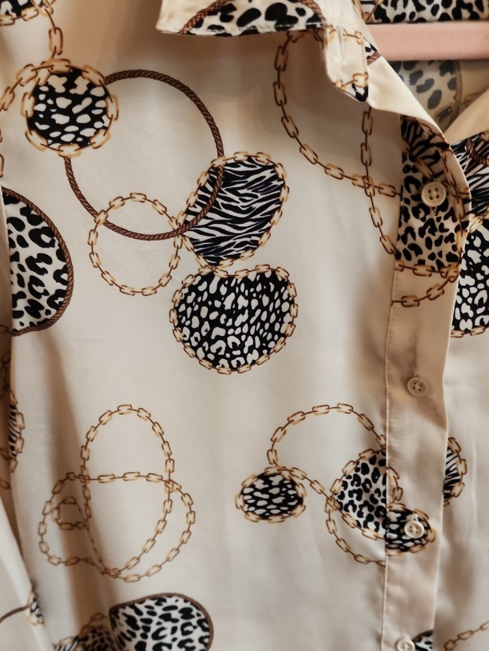 BB Dakota Silky Cream Button-Down Shirt with Black & Gold Chain Motif, Size M - Picture 3 of 4